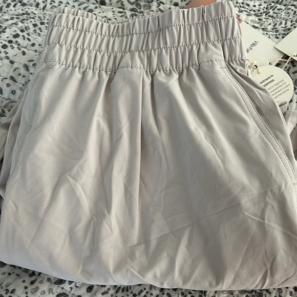 Vuori Villa Cargo Joggers - side pockets for hands and lower side cargo pockets - Picture 16 of 16